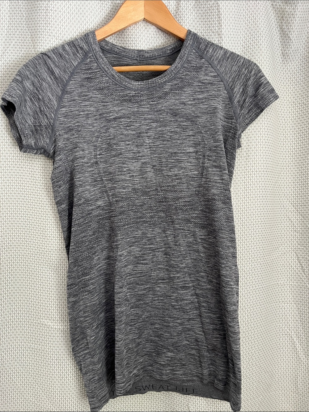 Women's Lululemon Heather Gray Short Sleeve Athletic Tee